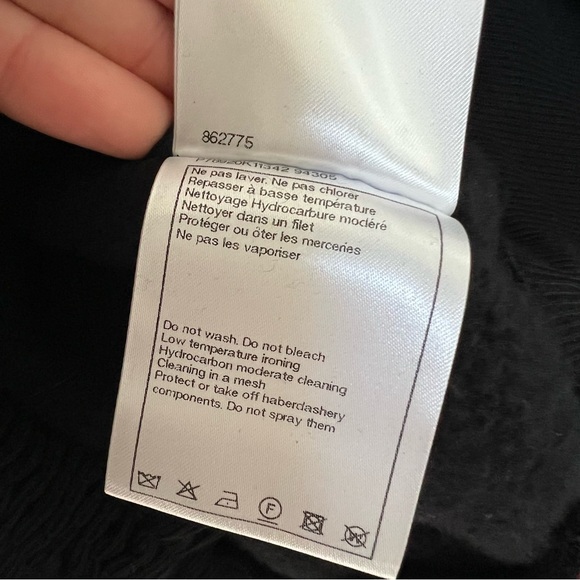 CHANEL 24K CC Sweatshirt in Black NWT Authentic - Picture 9 of 10